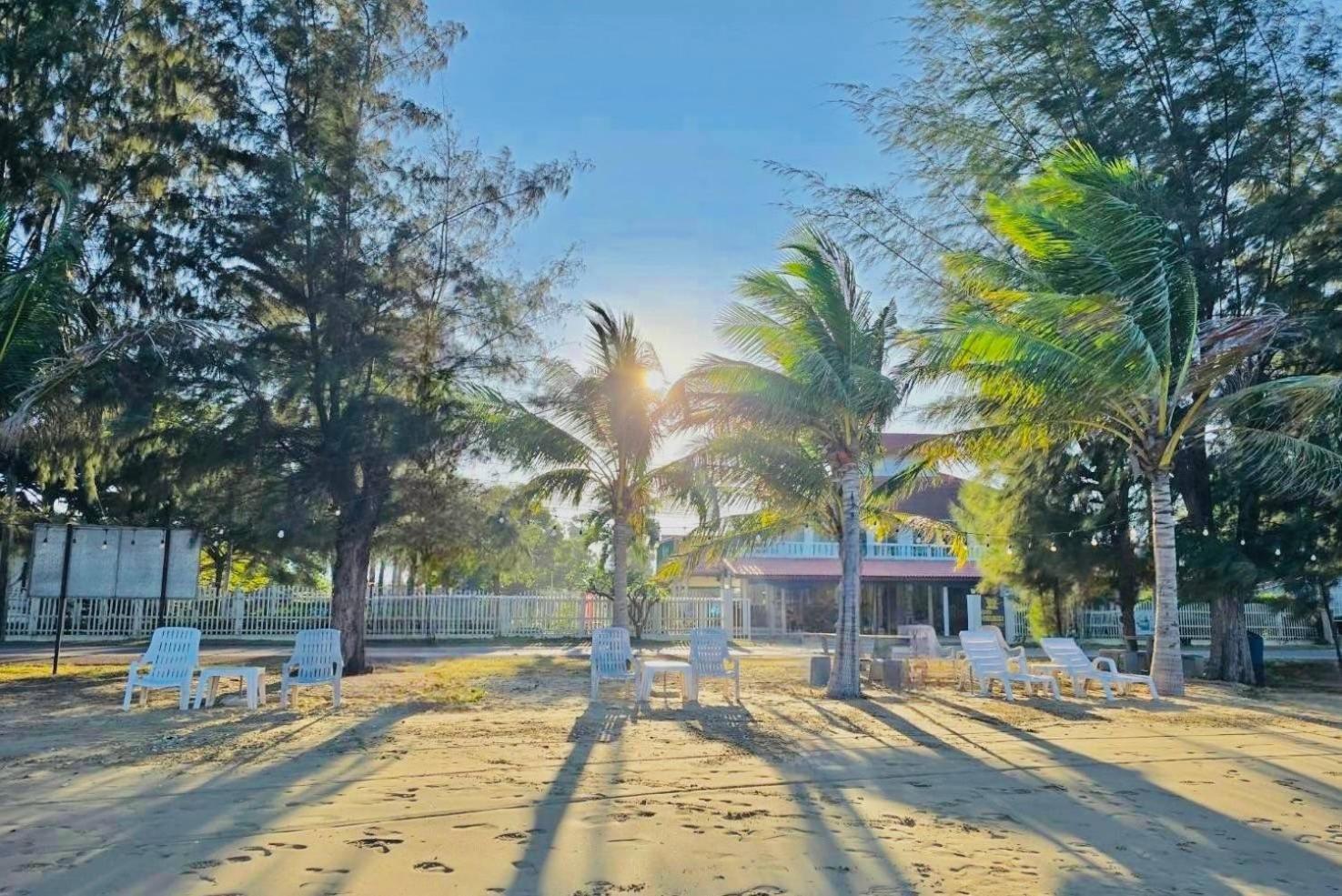 Baan Golden Resort & Residences Sam Roi Yot Bagian luar foto