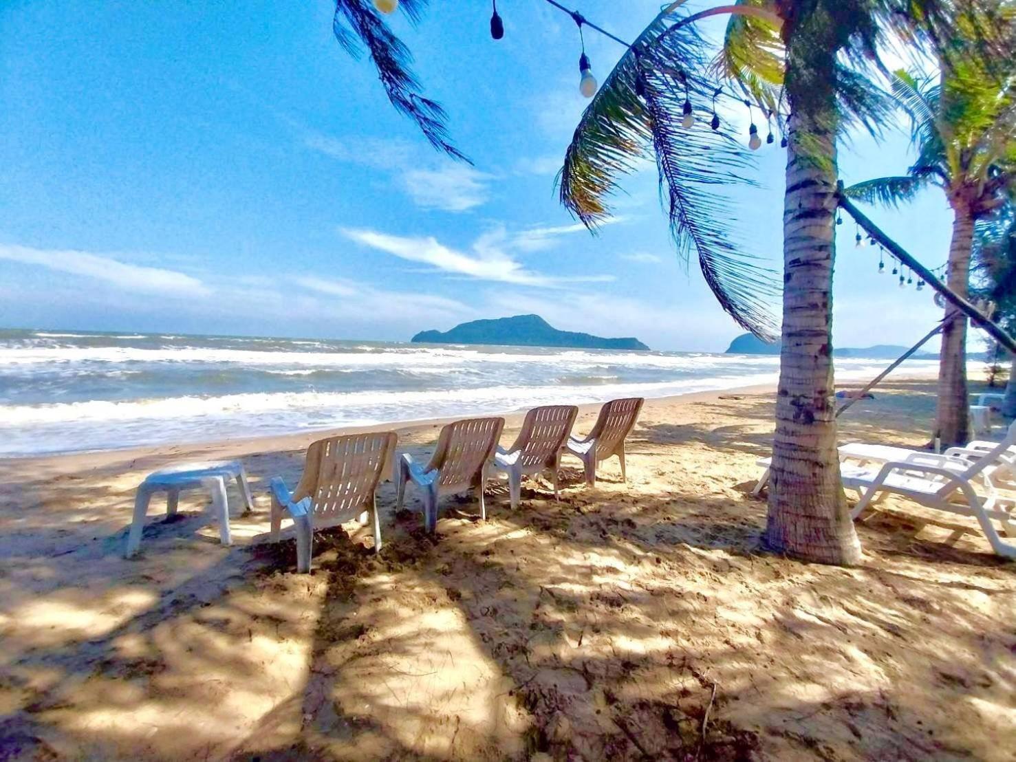 Baan Golden Resort & Residences Sam Roi Yot Bagian luar foto