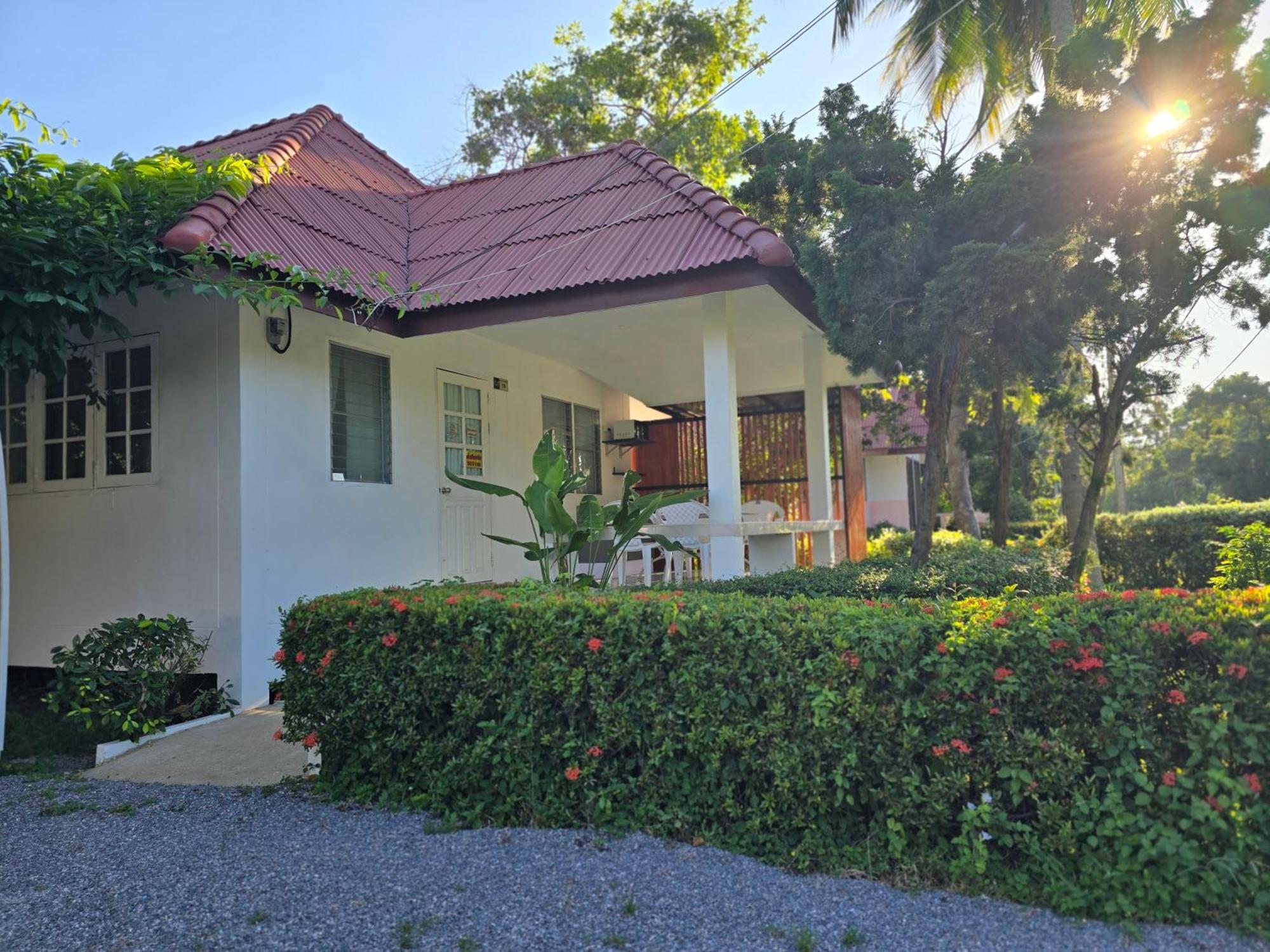 Baan Golden Resort & Residences Sam Roi Yot Bagian luar foto