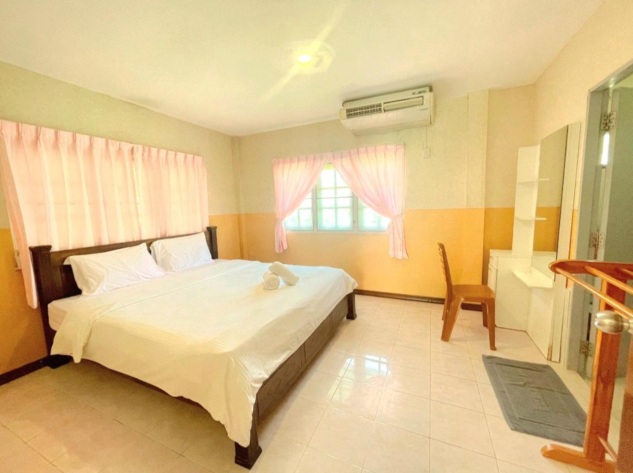 Baan Golden Resort & Residences Sam Roi Yot Bagian luar foto