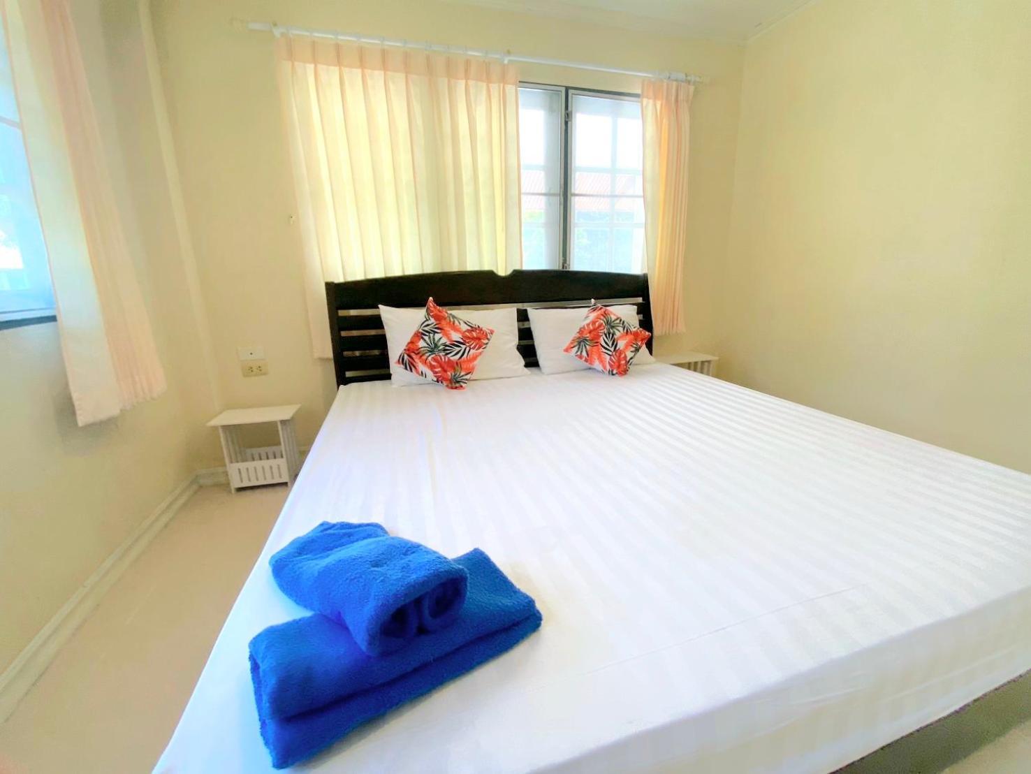 Baan Golden Resort & Residences Sam Roi Yot Bagian luar foto