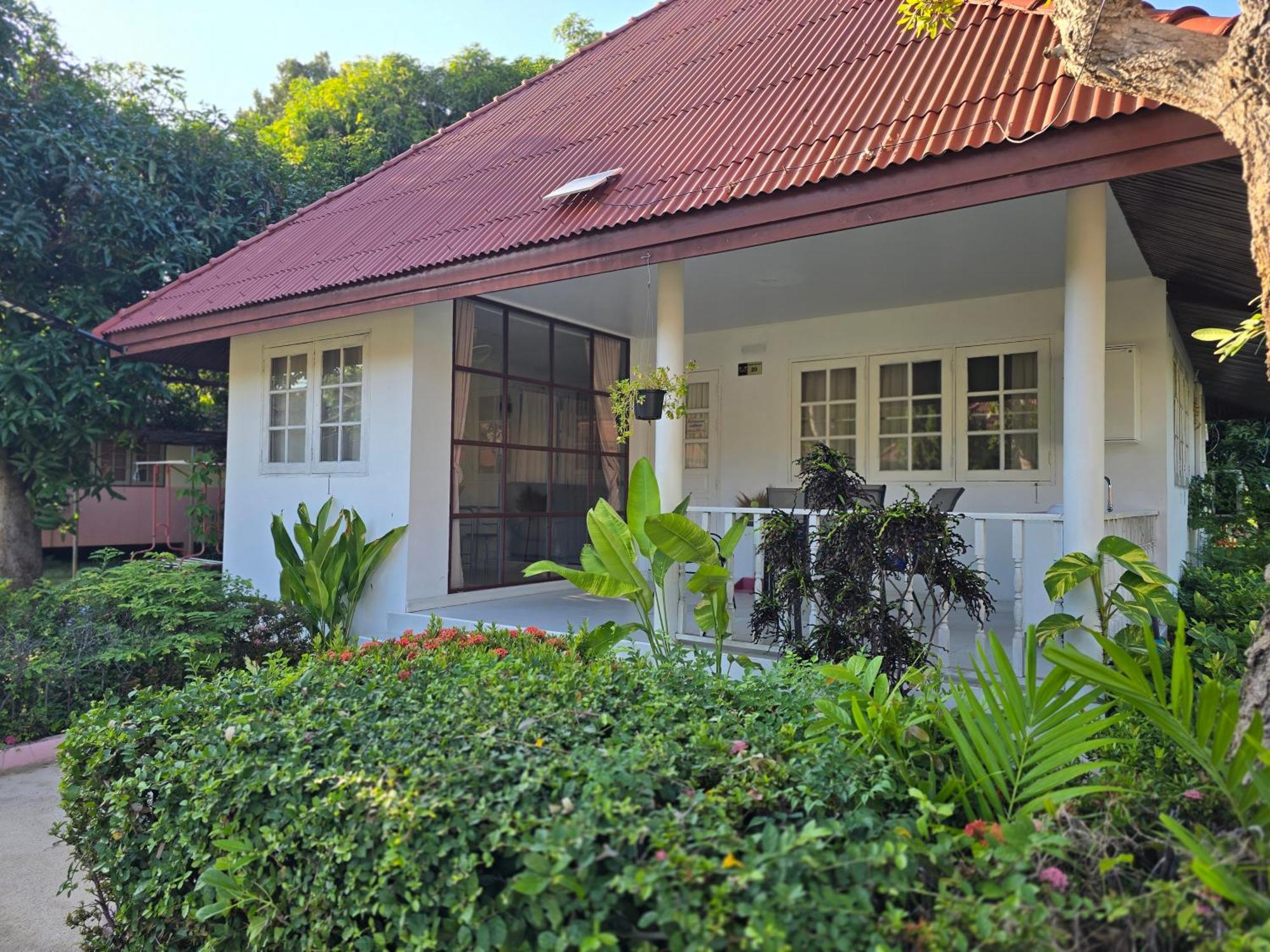 Baan Golden Resort & Residences Sam Roi Yot Bagian luar foto