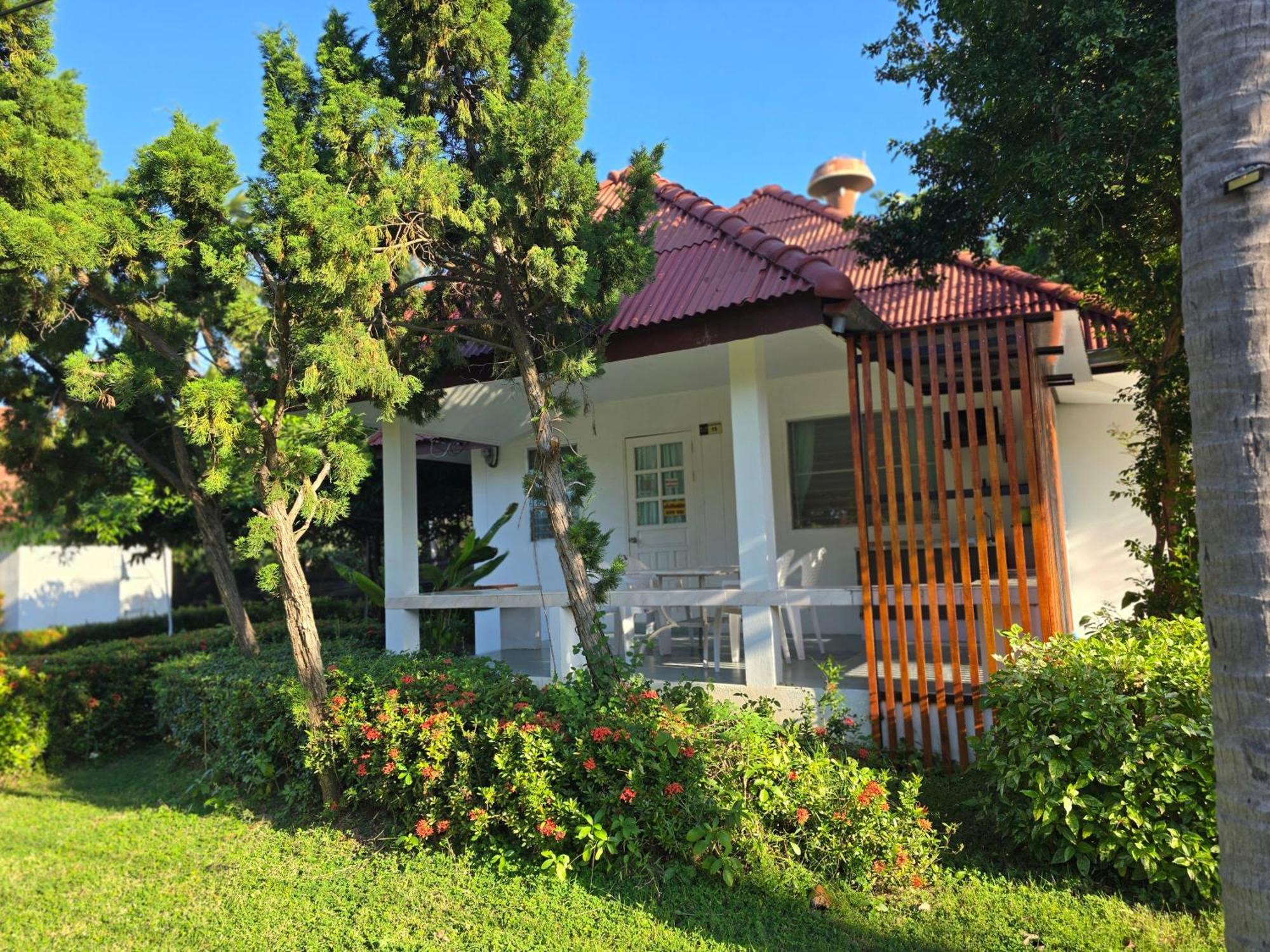 Baan Golden Resort & Residences Sam Roi Yot Bagian luar foto