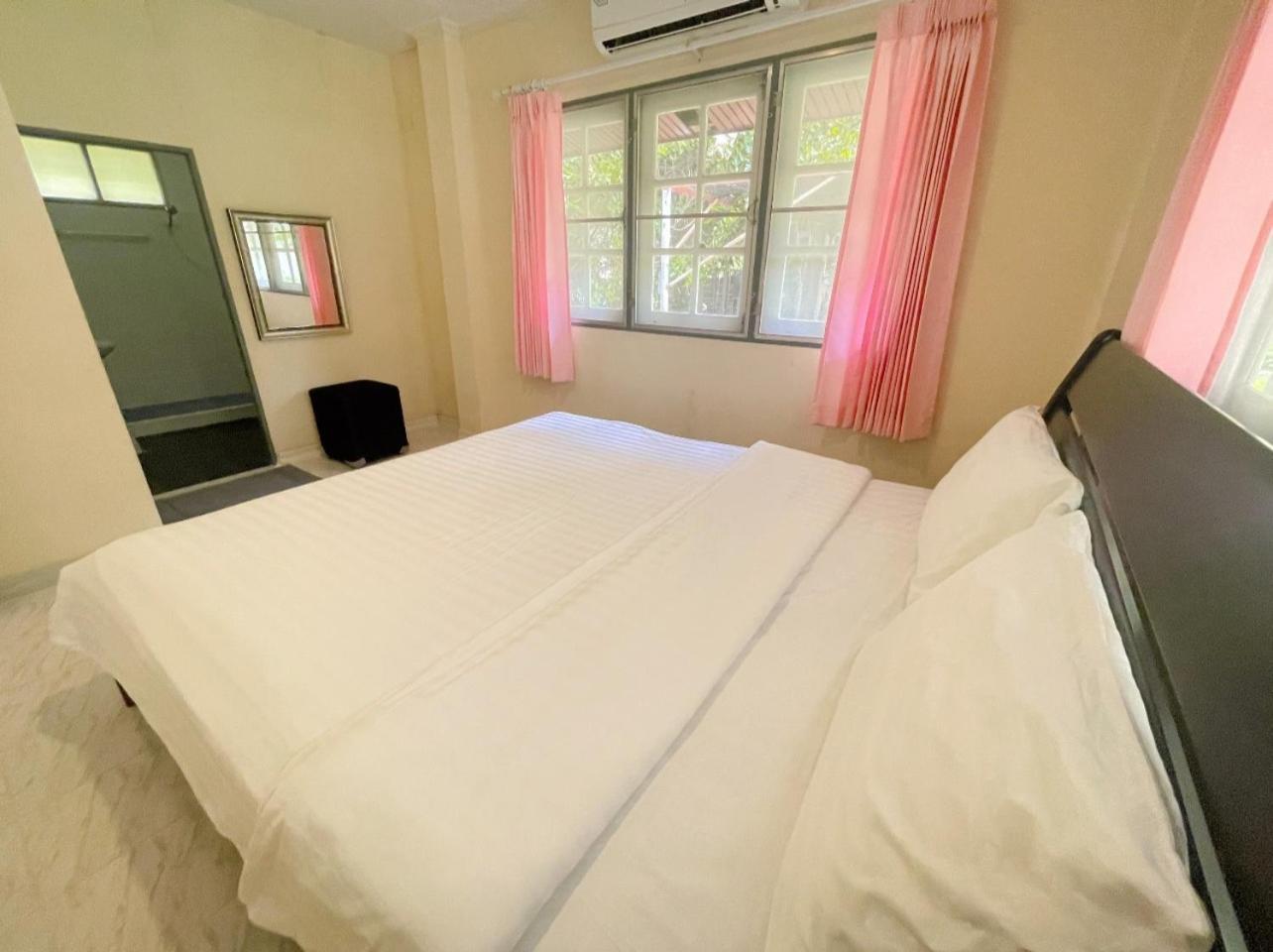 Baan Golden Resort & Residences Sam Roi Yot Bagian luar foto