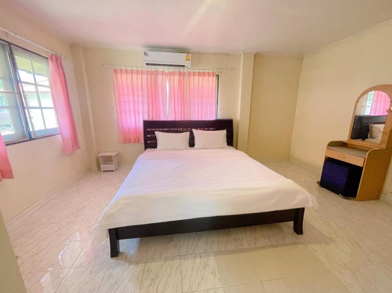 Baan Golden Resort & Residences Sam Roi Yot Bagian luar foto
